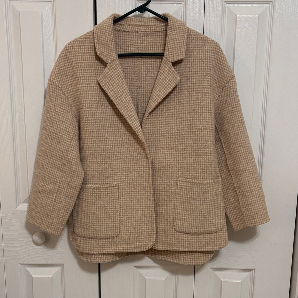 Elegant Tan Women's Blazer, wool